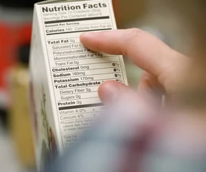 What are the nutrition facts of almonds